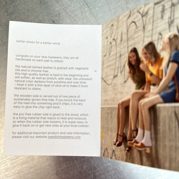 Last pair!!! Swedish Hasbeens “Zip it Emy” handmade clogs. New in original box! - Picture 4 of 8